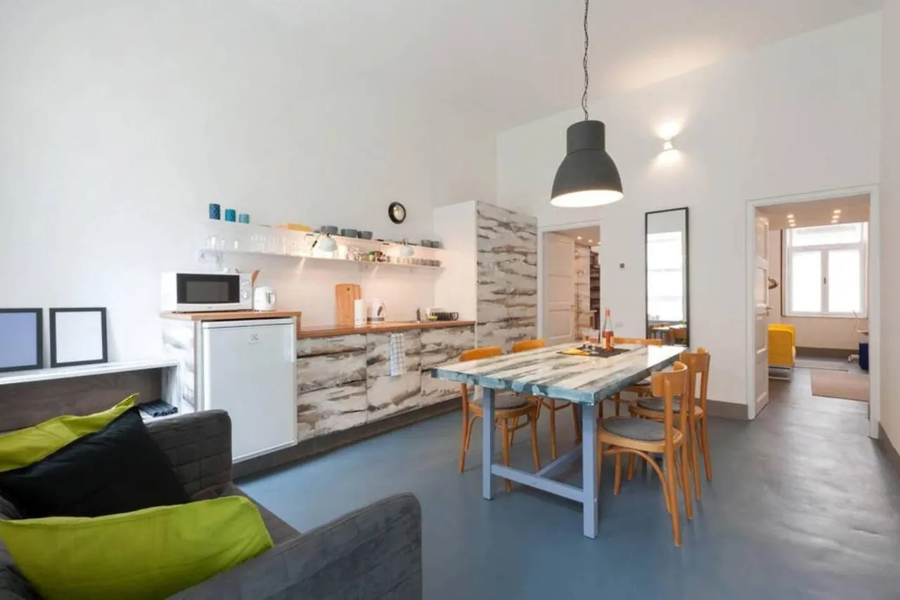 Modern Stylish 2 Bedroom Holiday Apartment Budapest