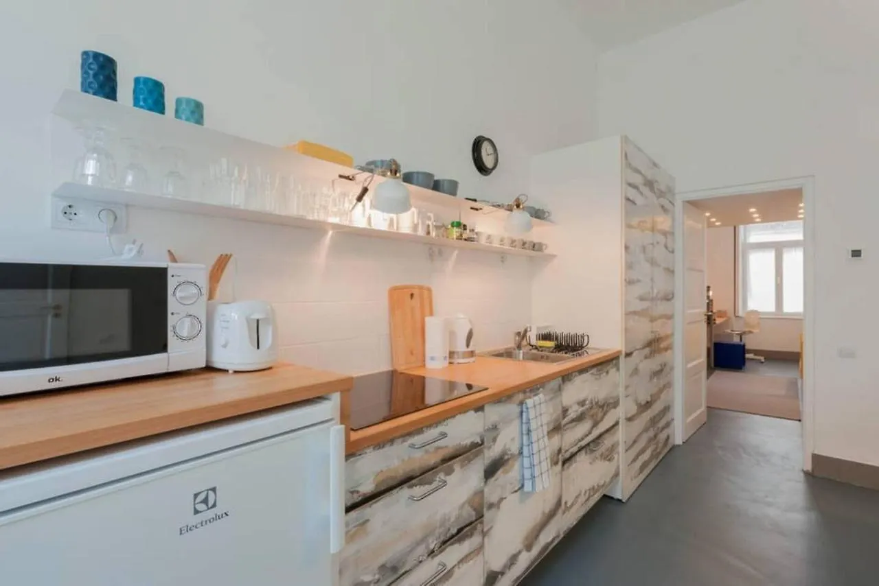 Modern Stylish 2 Bedroom Holiday Apartment Budapest Hungary