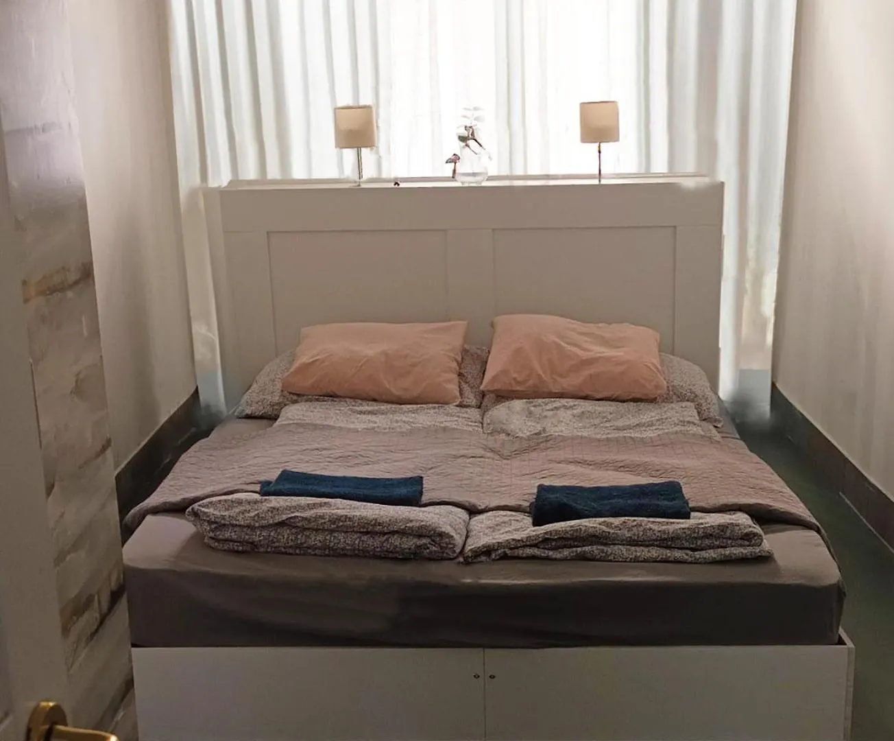 Modern Stylish 2 Bedroom Holiday Apartment Budapest Hungary