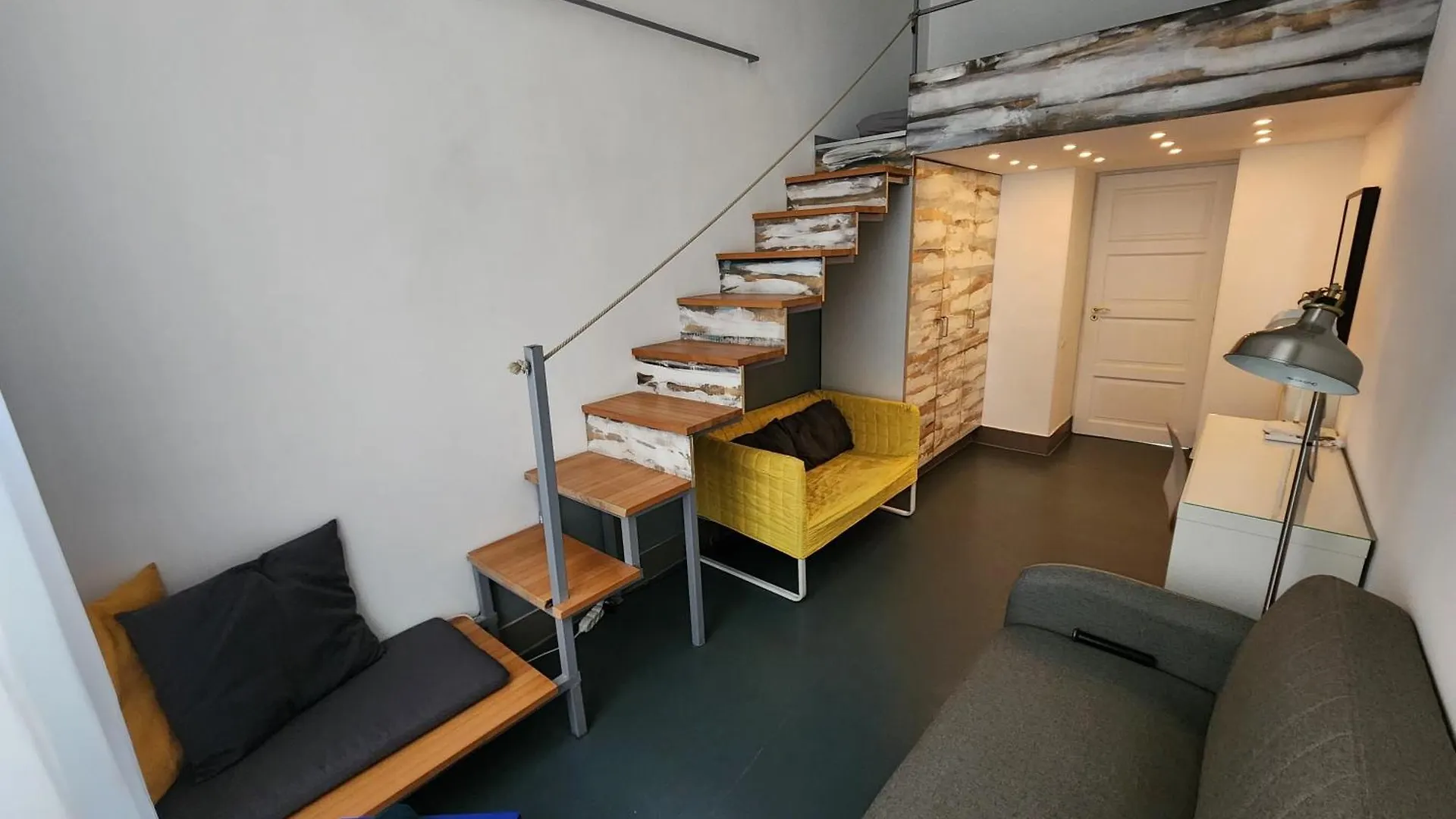 Modern Stylish 2 Bedroom Holiday Apartment Budapest